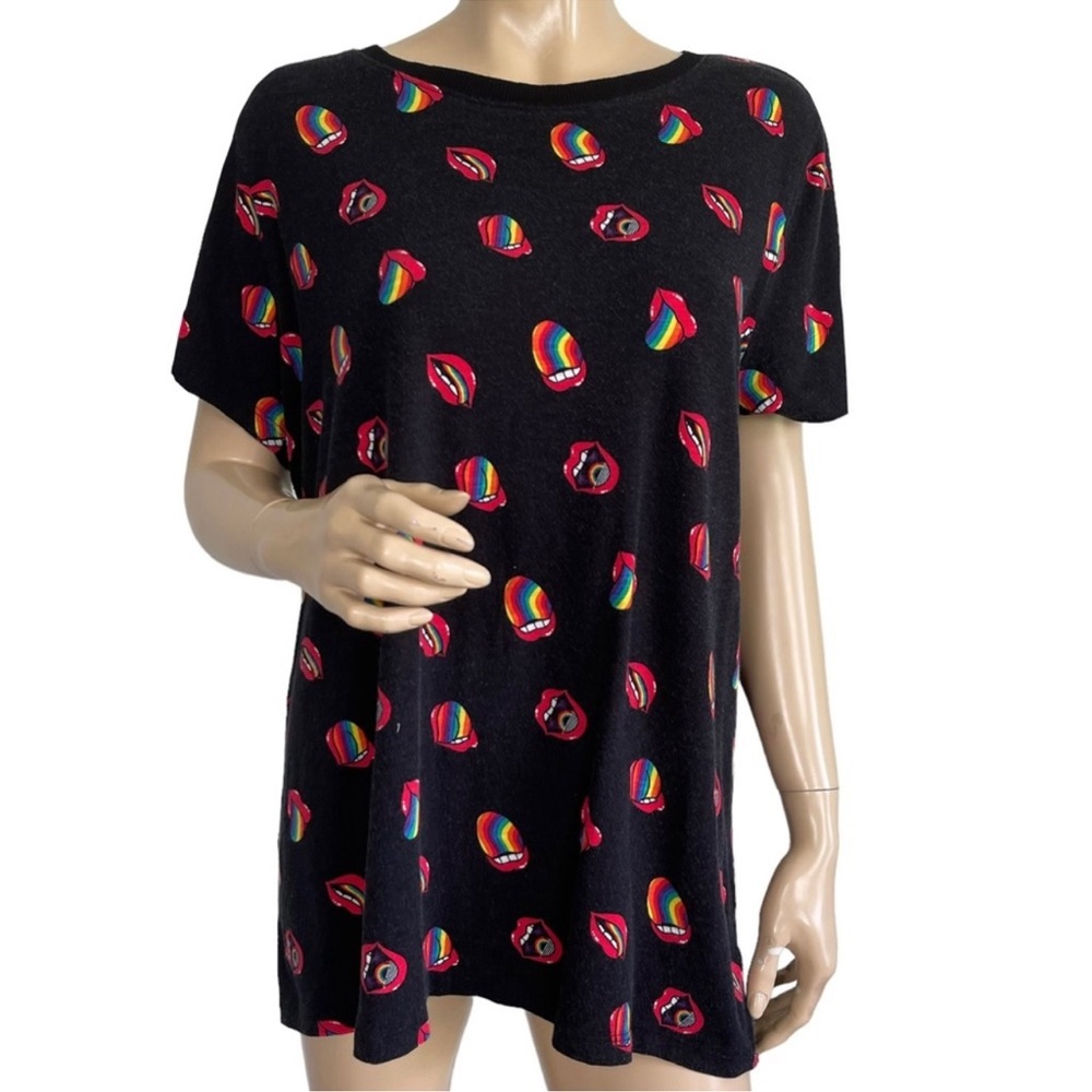 Torrid Black Top Rainbow Lips Tee Size 1X